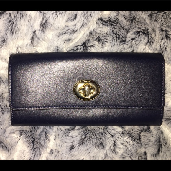 coach turnlock wallet